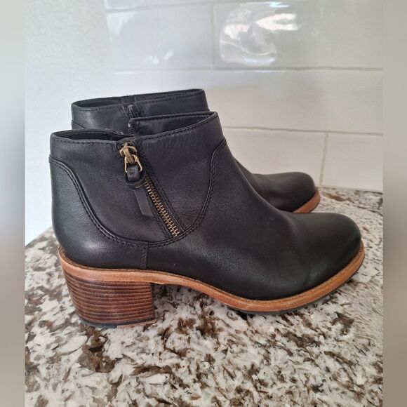 Clarks Black Leather Zip Comfort Ankle Boots Womens Size 8.5 M - Picture 2 of 8